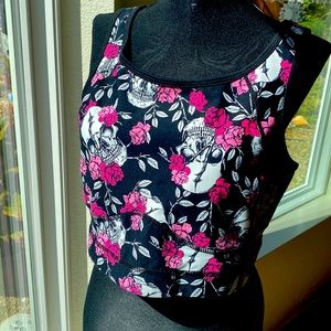 💀Torrid Skull & roses active top